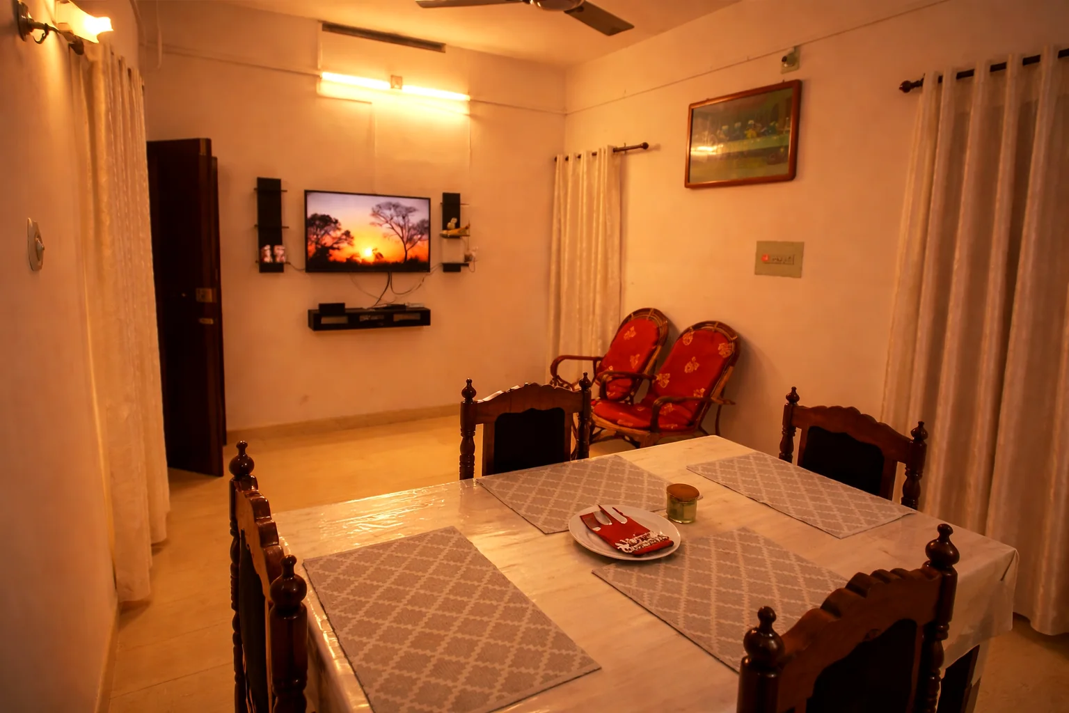 Layanila dining area